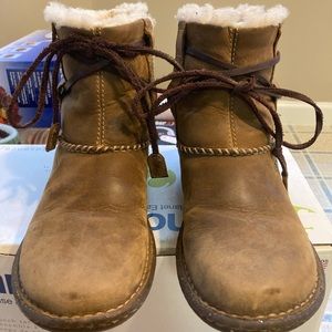 Ugg brown leather fleece lined boots